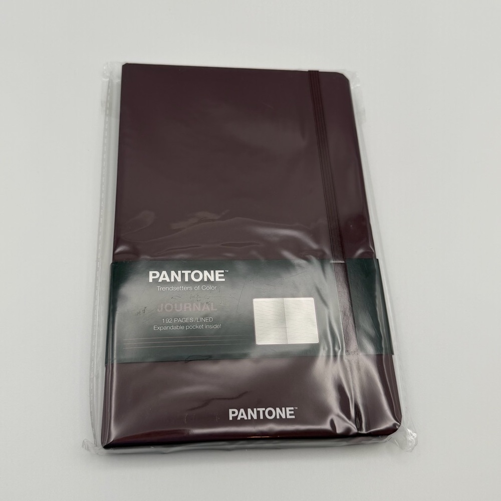 Pantone Trendsetters of Color Journal Burgundy 192‎ Lined Pages NWT